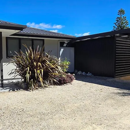 The Rocks Chalets Takaka Exterior photo