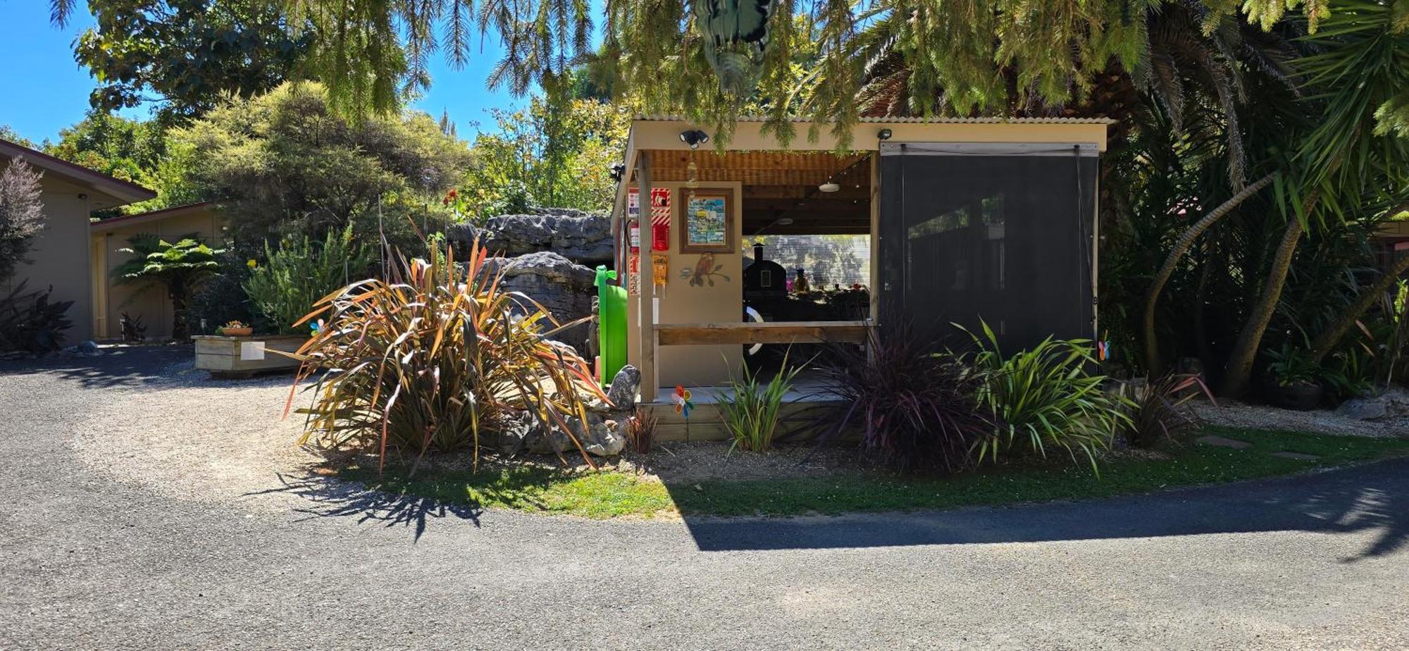 The Rocks Motel